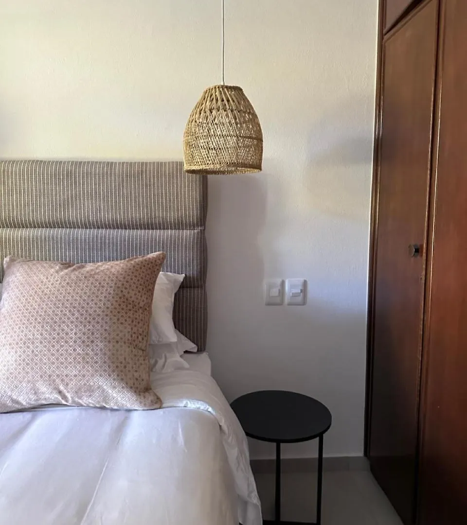 Somer House Guest Suites Somerset West Bed & Breakfast