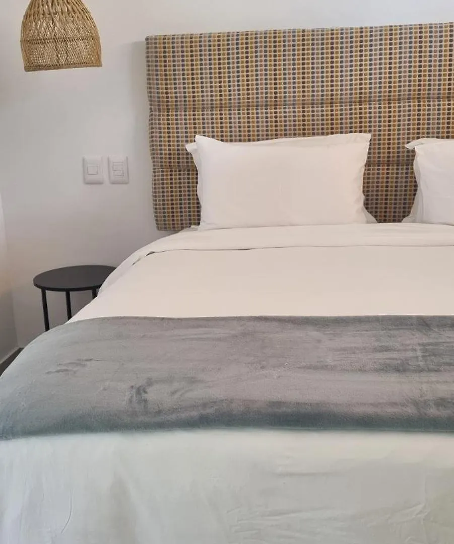 Somer House Guest Suites Somerset West Bed & Breakfast